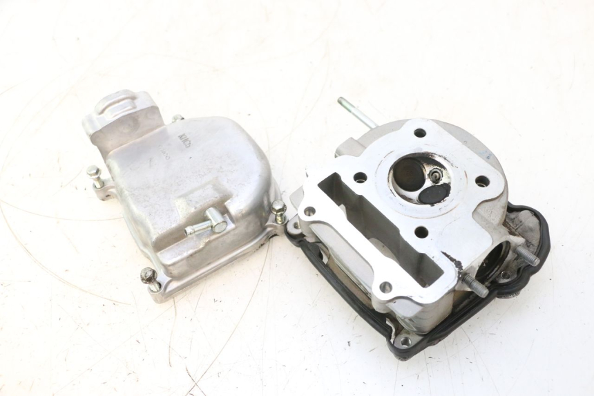 photo de CYLINDER HEAD KYMCO AGILITY 4T 50 (2018 - 2022) - Fixing points details
