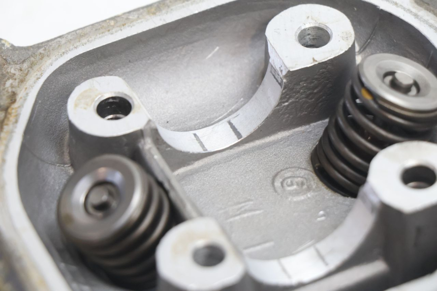 photo de CYLINDER HEAD KYMCO AGILITY 4T 50 (2005 - 2018) - Additional view of the item