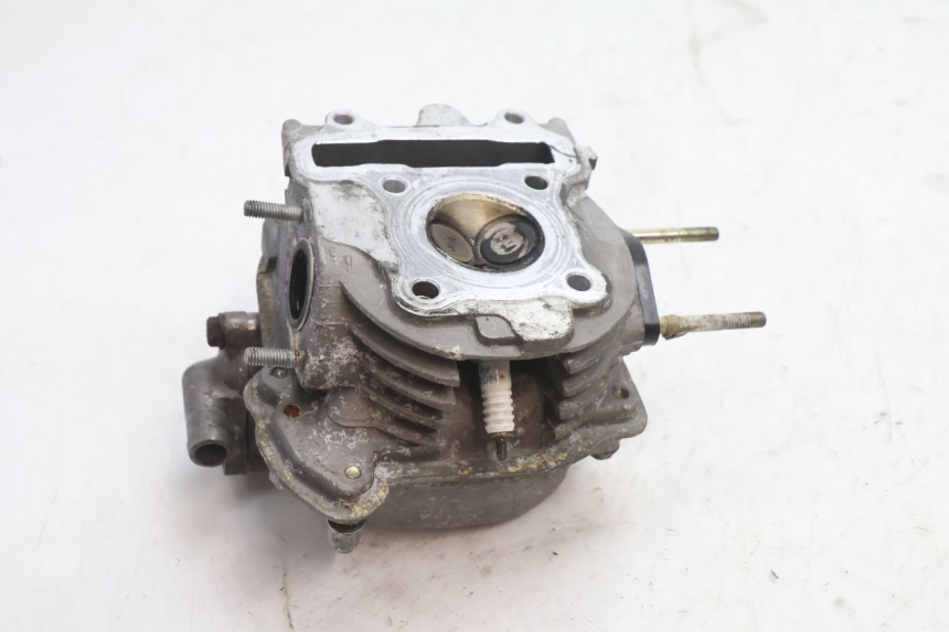 photo de CYLINDER HEAD KYMCO AGILITY 4T 50 (2005 - 2018) - Fixing points details