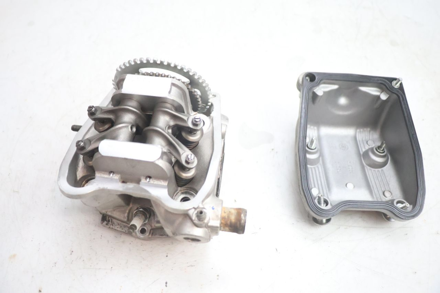 photo de REAR CYLINDER HEAD GILERA GP 800 (2007 - 2013) - Technical close-up