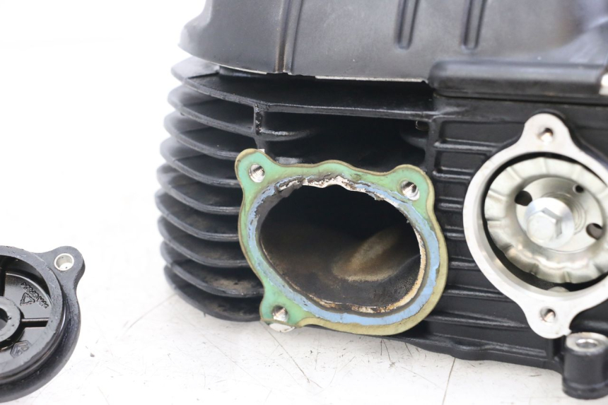 photo de REAR CYLINDER HEAD MOTO GUZZI NORGE 8V GT 1200 (2011 - 2016) - Surface and material condition