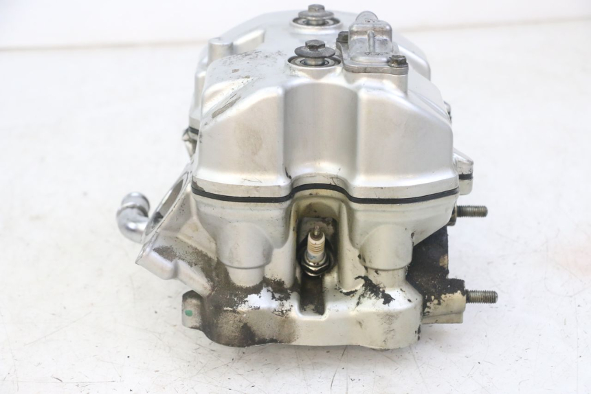 photo de REAR CYLINDER HEAD HONDA NTV DEAUVILLE ABS 700 (2007 - 2016) - Distinctive features