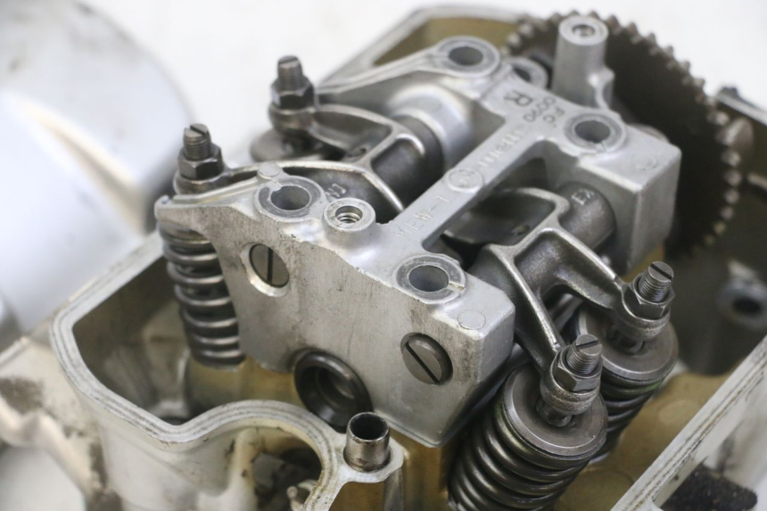 photo de REAR CYLINDER HEAD HONDA NTV DEAUVILLE ABS 700 (2007 - 2016) - Detailed visual inspection