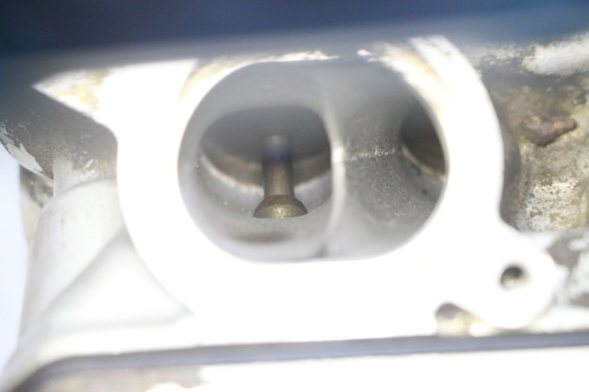 photo de REAR CYLINDER HEAD HONDA NTV DEAUVILLE ABS 700 (2007 - 2016) - Zoom on usage condition