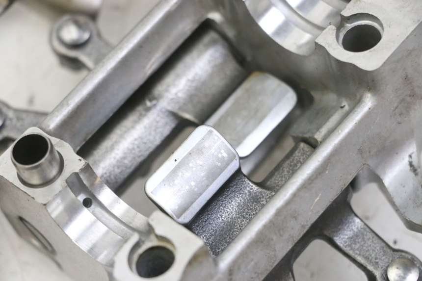 photo de REAR CYLINDER HEAD HONDA NTV DEAUVILLE ABS 700 (2007 - 2016) - Alternative perspective