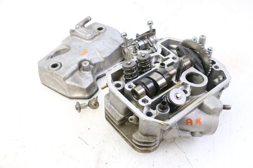 photo de REAR CYLINDER HEAD HONDA NTV DEAUVILLE 650 (2001 - 2006) - Distinctive features