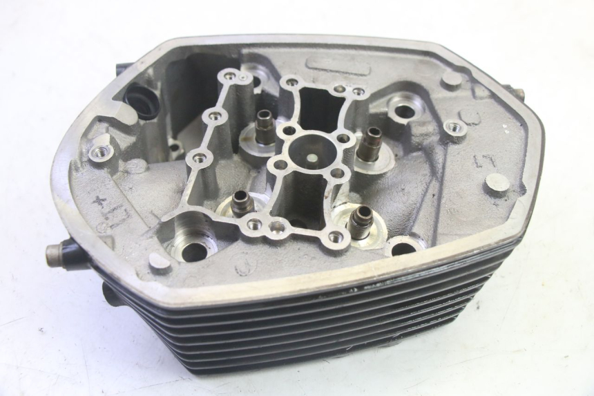 photo de REAR CYLINDER HEAD BMW R RT ABS 1200 (2010 - 2014) - Alternative perspective