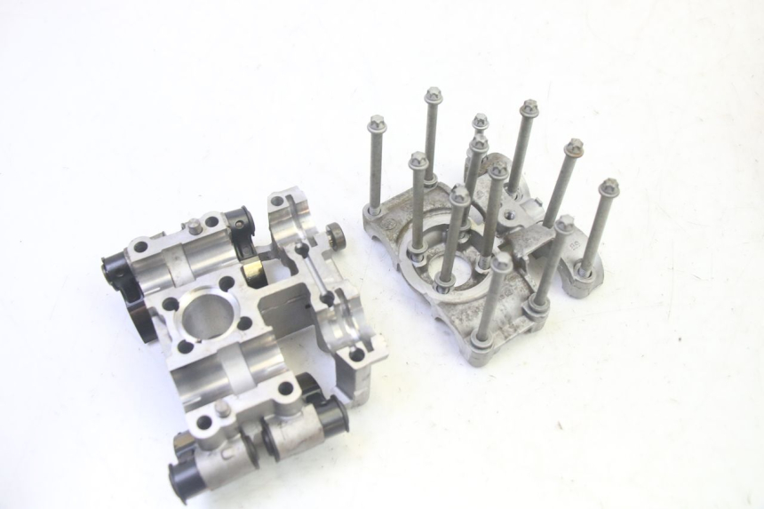 photo de REAR CYLINDER HEAD BMW R RT ABS 1200 (2010 - 2014) - Technical close-up