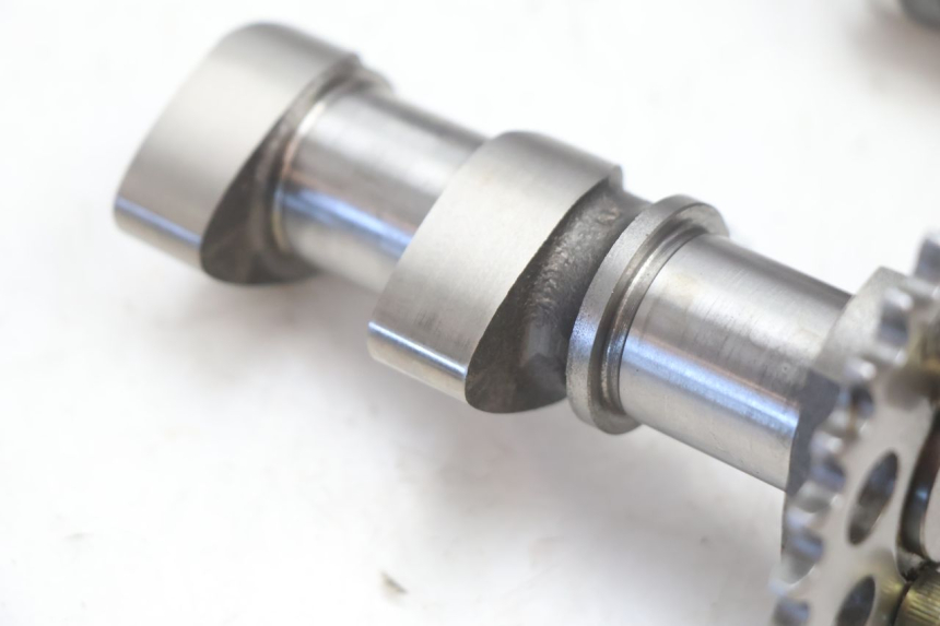 photo de REAR CYLINDER HEAD CAN-AM SPYDER RS 1000 (2008 - 2012) - High-resolution close-up