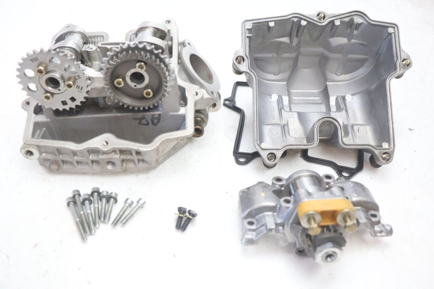 photo de REAR CYLINDER HEAD CAN-AM SPYDER RS 1000 (2008 - 2012) - Zoom on usage condition