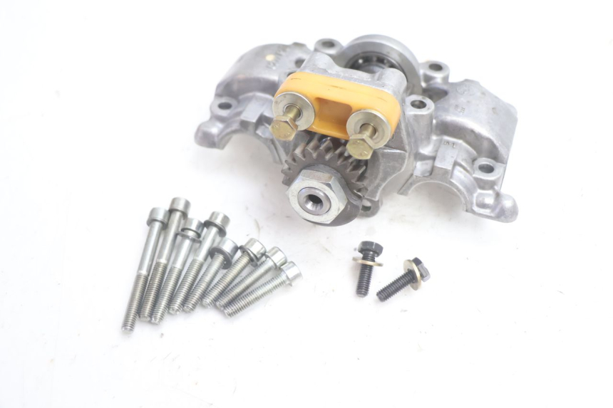 photo de REAR CYLINDER HEAD CAN-AM SPYDER RS 1000 (2008 - 2012) - Fixing points details