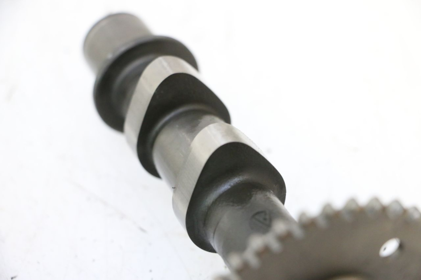 photo de REAR CYLINDER HEAD SUZUKI SV S 650 (1999 - 2002) - High-resolution close-up