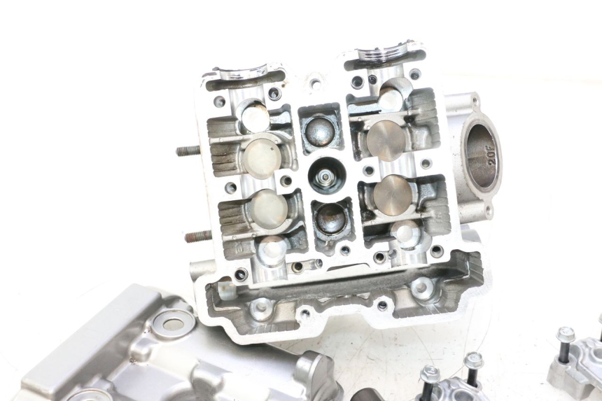 photo de REAR CYLINDER HEAD SUZUKI SV S 650 (1999 - 2002) - Focus on structure