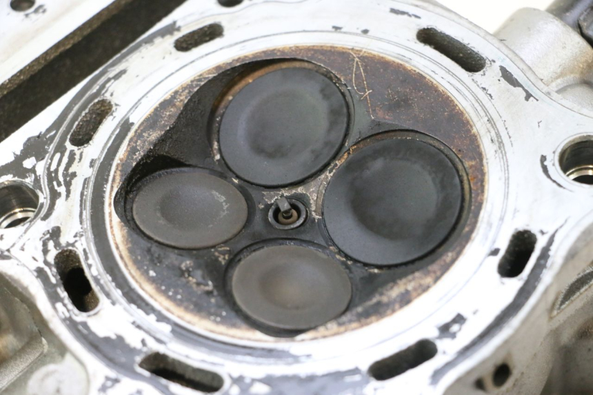 photo de REAR CYLINDER HEAD SUZUKI SV S 650 (1999 - 2002) - Fixing points details