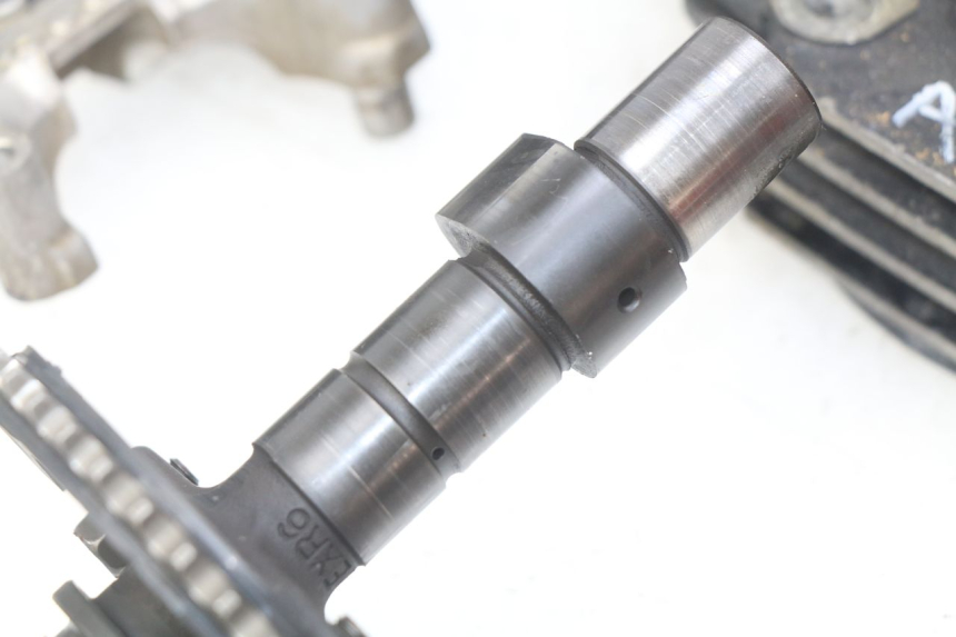 photo de REAR CYLINDER HEAD HONDA VF 1000 (1984 - 1988) - Alternative angle