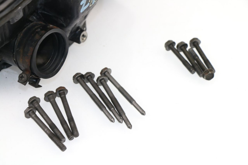 photo de REAR CYLINDER HEAD HONDA VF 1000 (1984 - 1988) - Alternative perspective