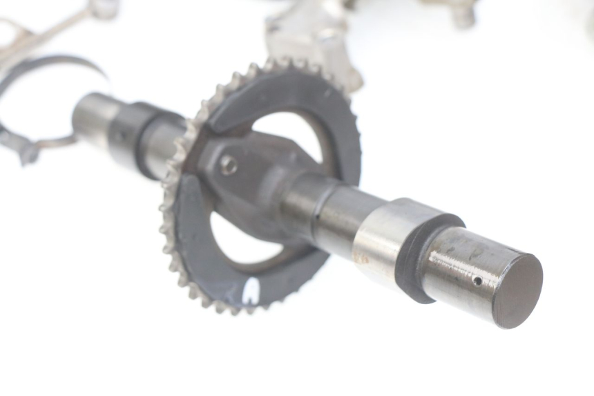 photo de REAR CYLINDER HEAD HONDA VF 1000 (1984 - 1988) - Fixing points details