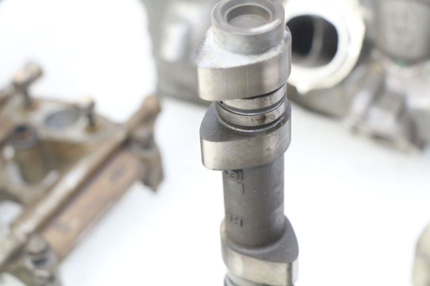 photo de REAR CYLINDER HEAD HONDA VFR FI RC46 800 (1998 - 2001) - Focus on structure