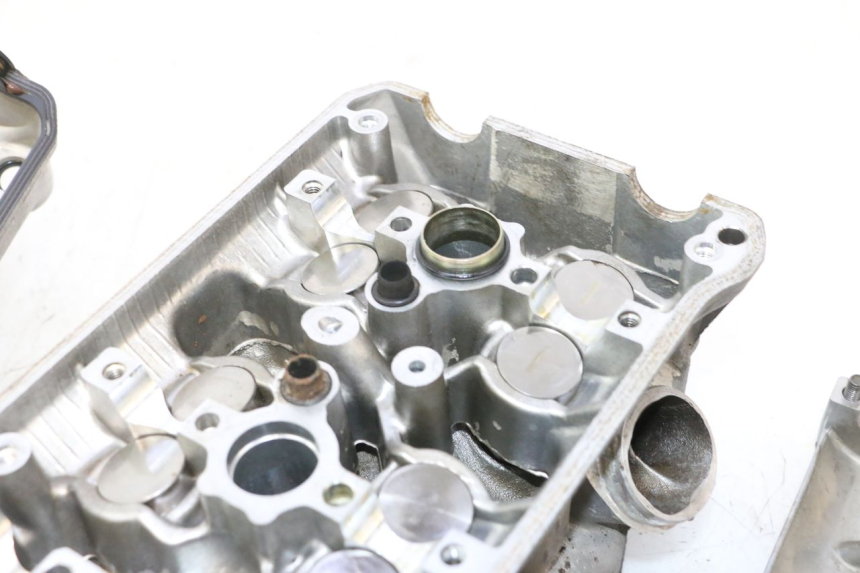 photo de REAR CYLINDER HEAD HONDA VFR FI RC46 800 (1998 - 2001) - Used quality zoom