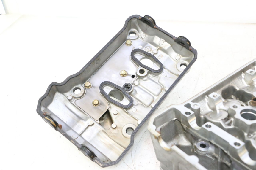 photo de REAR CYLINDER HEAD HONDA VFR FI RC46 800 (1998 - 2001) - Component detail