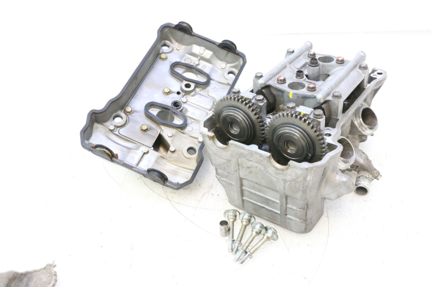 photo de REAR CYLINDER HEAD HONDA VFR FI RC46 800 (1998 - 2001) - Markings and original references