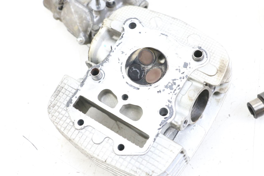 photo de REAR CYLINDER HEAD SUZUKI VL INTRUDER 125 (2004 - 2007) - Spare part profile view