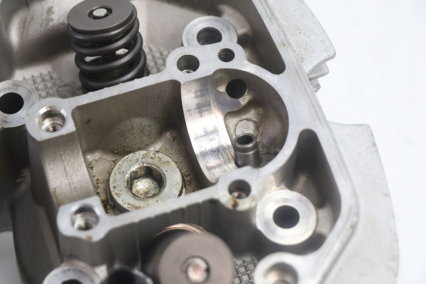 photo de REAR CYLINDER HEAD HONDA XLV VARADERO 125 (2007 - 2012) - Focus on structure