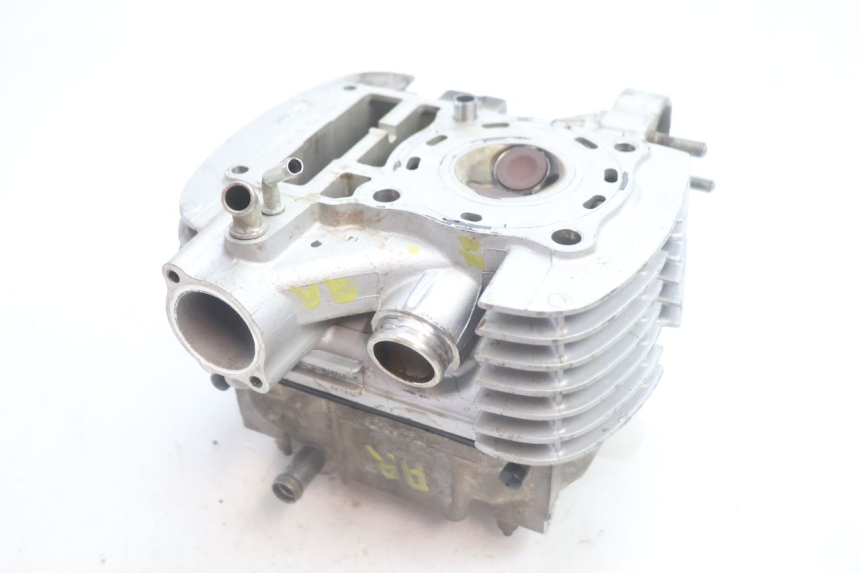 photo de REAR CYLINDER HEAD HONDA XLV VARADERO 125 (2007 - 2012) - Fixing points details