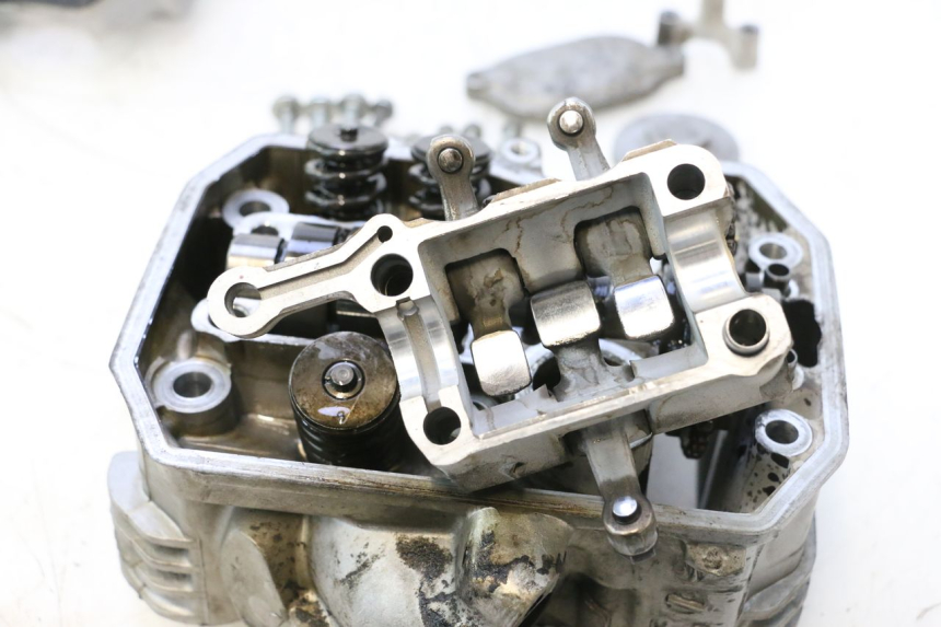 photo de REAR CYLINDER HEAD HONDA XRV AFRICA TWIN 750 (1990 - 1992) - Additional view of the item