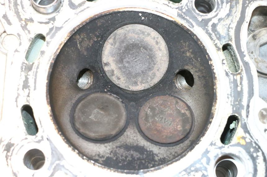 photo de REAR CYLINDER HEAD HONDA XRV AFRICA TWIN 750 (1990 - 1992) - High-resolution close-up