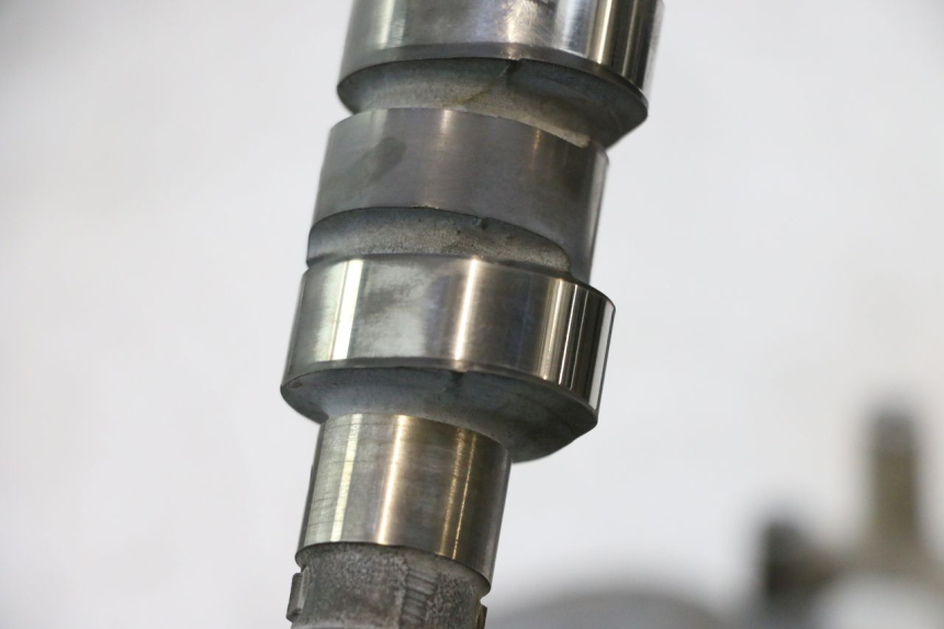 photo de REAR CYLINDER HEAD HONDA XRV AFRICA TWIN 750 (1990 - 1992) - Focus on structure