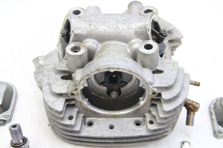 photo de REAR CYLINDER HEAD YAMAHA XV VIRAGO 750 (1984 - 1998) - Distinctive features