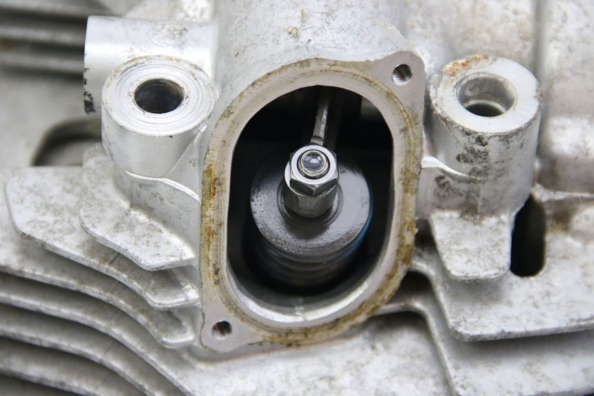 photo de REAR CYLINDER HEAD YAMAHA XV VIRAGO 750 (1984 - 1998) - Surface and material condition