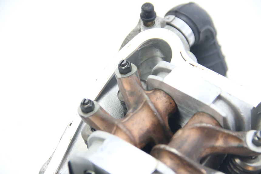 photo de CYLINDER HEAD APRILIA ATLANTIC 500 (2002 - 2003) - Focus on structure