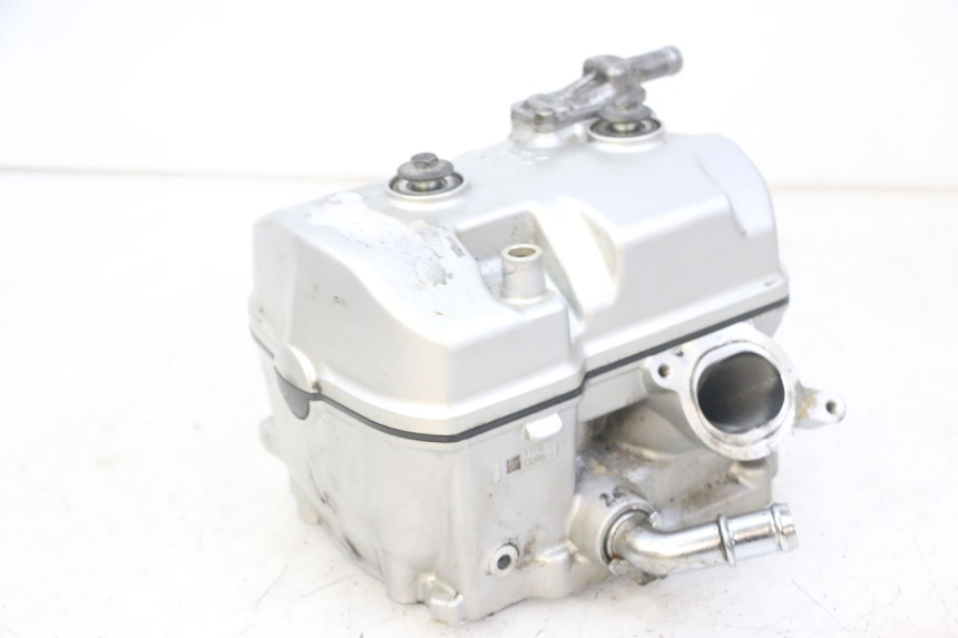 photo de FRONT CYLINDER HEAD HONDA NTV DEAUVILLE ABS 700 (2007 - 2016) - Distinctive features