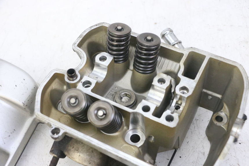 photo de FRONT CYLINDER HEAD HONDA NTV DEAUVILLE ABS 700 (2007 - 2016) - Component detail