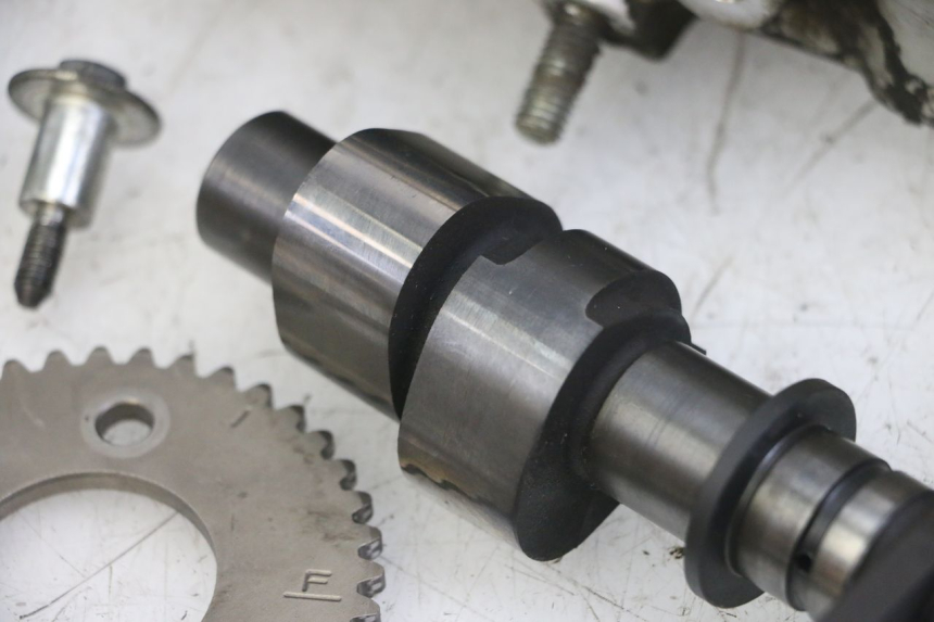 photo de FRONT CYLINDER HEAD HONDA NTV DEAUVILLE ABS 700 (2007 - 2016) - Alternative perspective