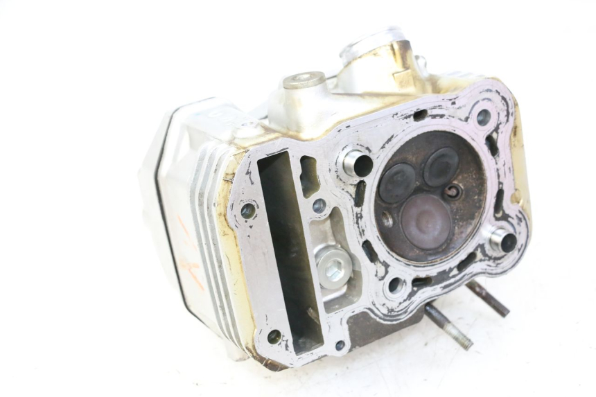 photo de FRONT CYLINDER HEAD HONDA NTV DEAUVILLE 650 (2001 - 2006) - Component detail