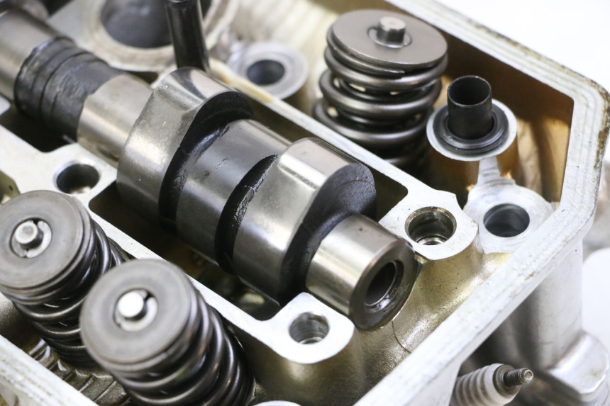 photo de FRONT CYLINDER HEAD HONDA NTV DEAUVILLE 650 (2001 - 2006) - Additional view of the item