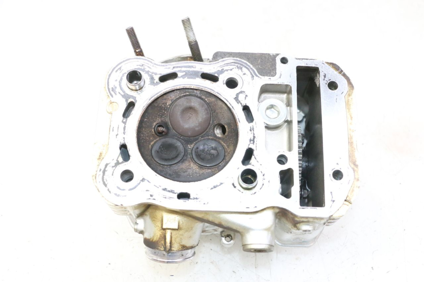 photo de FRONT CYLINDER HEAD HONDA NTV DEAUVILLE 650 (2001 - 2006) - Distinctive features