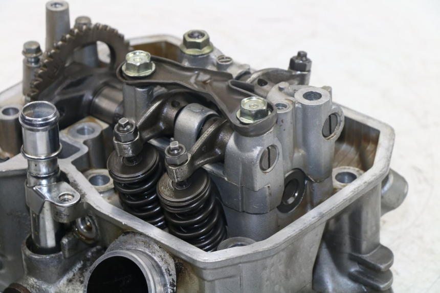 photo de FRONT CYLINDER HEAD HONDA NTV REVERSE 650 (1988 - 1988) - Used quality zoom