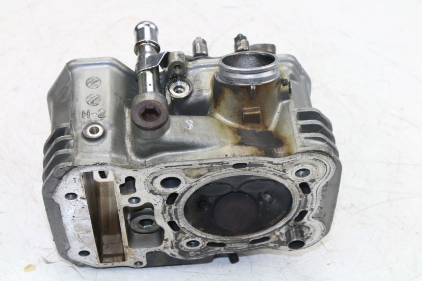 photo de FRONT CYLINDER HEAD HONDA NTV REVERSE 650 (1988 - 1988) - Surface and material condition
