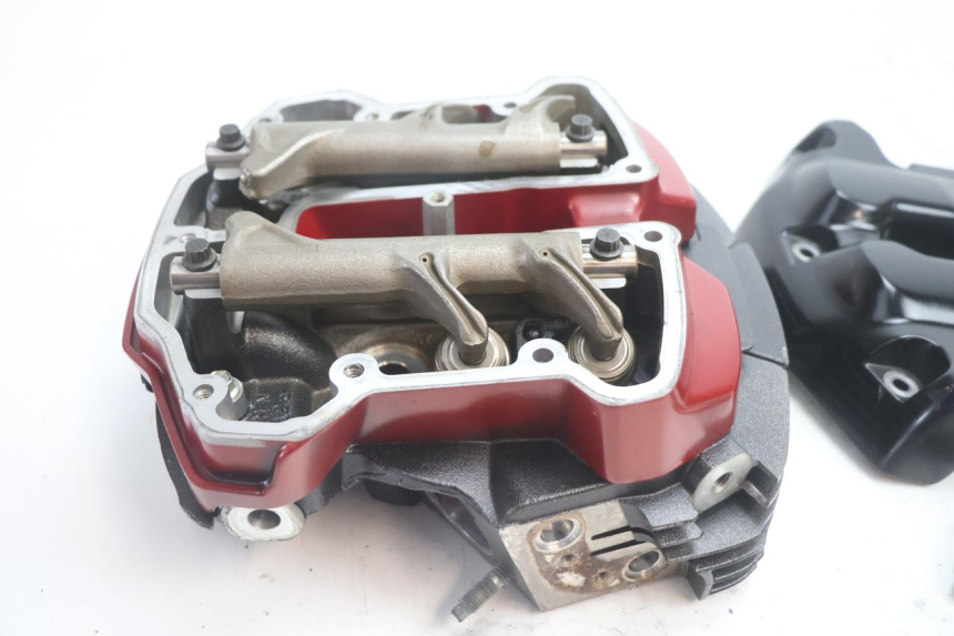 photo de FRONT CYLINDER HEAD HARLEY DAVIDSON ROAD GLIDE FLTRXSE 1920 (2018 - 2022) - Distinctive features