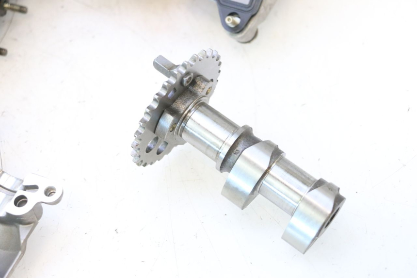 photo de FRONT CYLINDER HEAD CAN-AM SPYDER RS 1000 (2008 - 2012) - Distinctive features