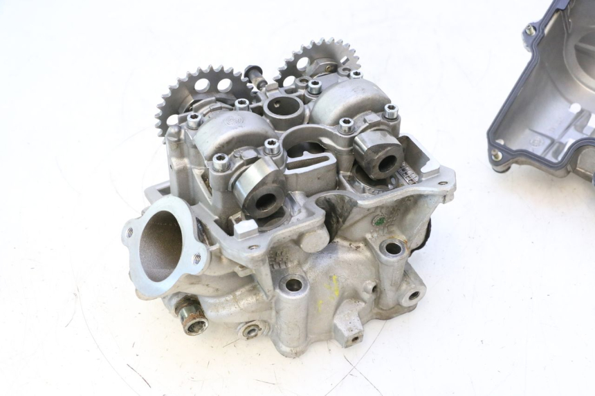 photo de FRONT CYLINDER HEAD CAN-AM SPYDER RS 1000 (2008 - 2012) - Alternative perspective