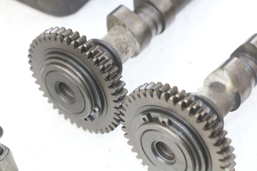 photo de FRONT CYLINDER HEAD HONDA VFR FI RC46 800 (1998 - 2001) - Alternative angle