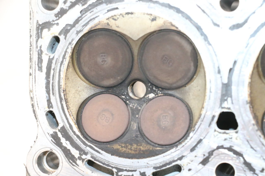 photo de FRONT CYLINDER HEAD HONDA VFR FI RC46 800 (1998 - 2001) - Zoom on usage condition