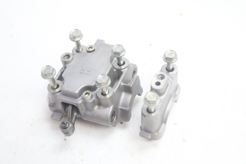 photo de FRONT CYLINDER HEAD HONDA XLV VARADERO 125 (2007 - 2012) - Fixing points details