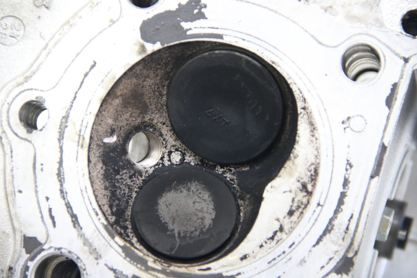 photo de FRONT CYLINDER HEAD YAMAHA XV VIRAGO 750 (1984 - 1998) - Zoom on usage condition