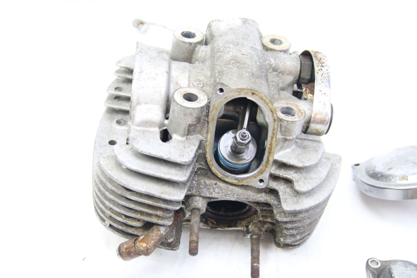 photo de FRONT CYLINDER HEAD YAMAHA XV VIRAGO 750 (1984 - 1998) - Fixing points details